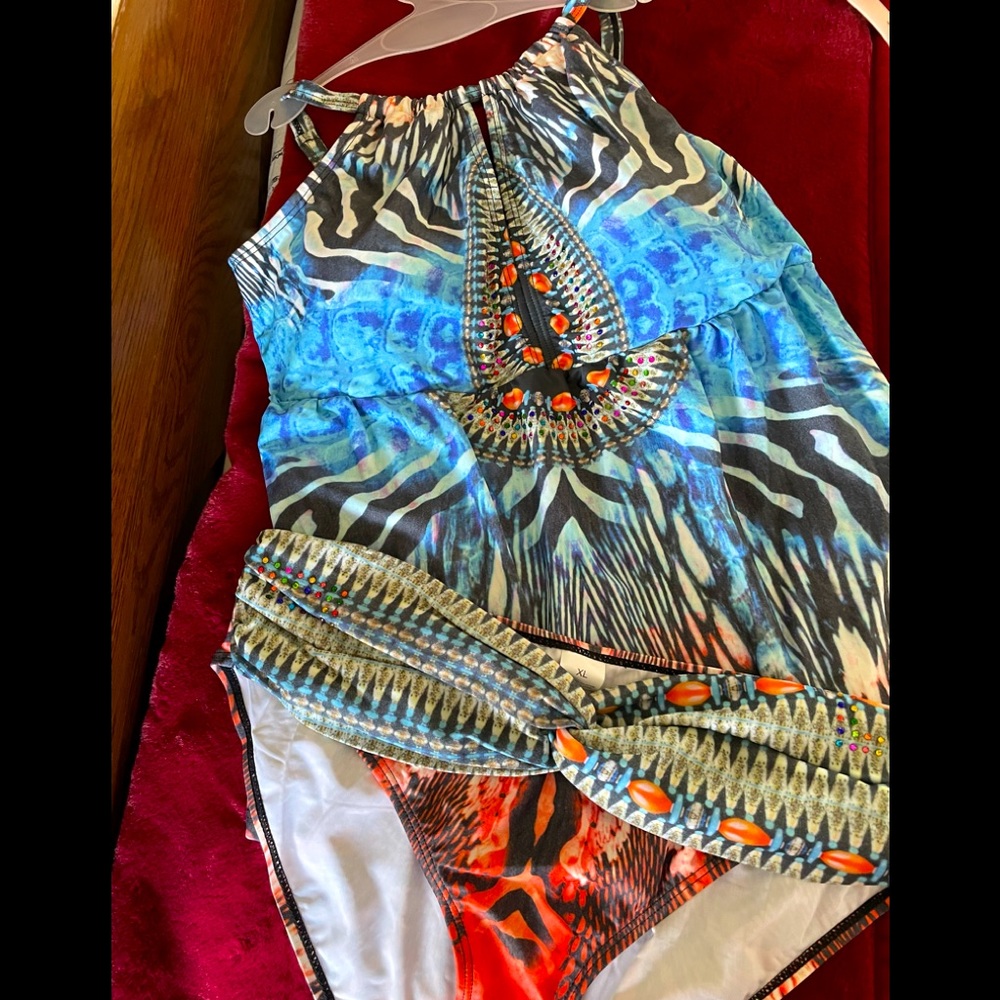 Beautiful 2 piece Tankini True Colors by La Moda Clothing ♥️ New with tags